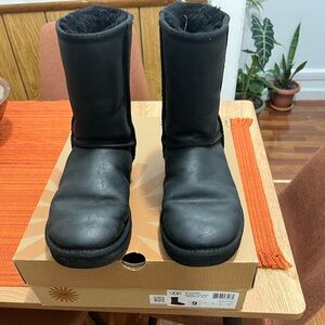 W Classic short leather boot
Euc